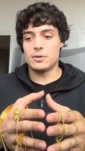 Muschio Selvaggio, Luis Sal riprende il timone del podcast della discordia