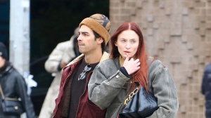 Nick Jonas sostiene il fratello Joe mentre Sophie Turner cena di nuovo con Taylor Swift