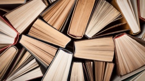 Oggi è la giornata mondiale del libro e del diritto d'autore: l'Italia del 2022 legge di più