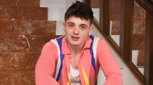 Olly a Sanremo 2023 con la sua "Polvere". Ecco l'analisi del testo 
