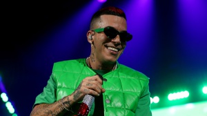 Orange: Sfera Ebbasta è pronto a prendersi la scena con una hit insieme al rapper tedesco Luciano