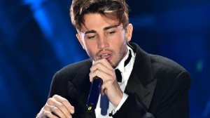 Riki risponde alle critiche insultando Riki risponde alle critiche insultando
