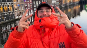 Rocco Hunt conquista il disco d’oro con “Ragazzo di giù”