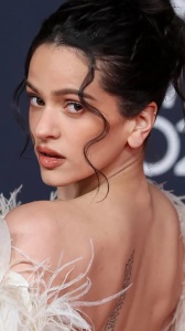 Rosalía pronta a trasformare Milano: il Lux Tour è un’esperienza tra sacro e profano