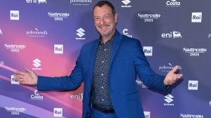 Sanremo 2024, Amadeus e i suoi look tra tradizione e superstizione