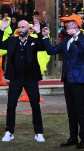 Sanremo 2024, John Travolta non firma la liberatoria per il "Ballo del qua qua" 