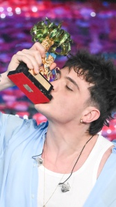 Sanremo 2025 tra vincitore, premi della sala stampa, classifica finale e sguardo a Sanremo 2026: tutto quello che c’è da sapere