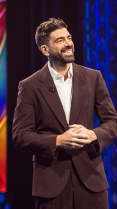 Sanremo Giovani 2025: la prima puntata. Passano Antonia, La Messa e Cmqmartina