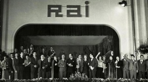 Sanremo Story: aneddoti, curiosità e storie del festival che da 72 anni non ha mai smesso di raccontare l'Italia