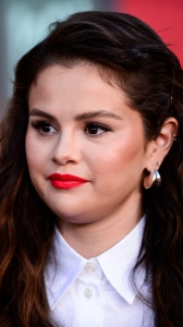 Selena Gomez cerca un fidanzato: “La mia crush non esiste nemmeno!”