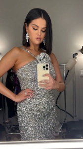 Selena Gomez in pausa dai social: "Horror, odio e violenza"