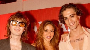 Shakira chiede una foto ai Måneskin e la pubblica sui social: "Facciamo musica insieme"