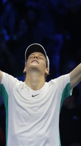 Sinner sfida Rune a Torino, i paparazzi a caccia della nuova fiamma dell'altoatesino