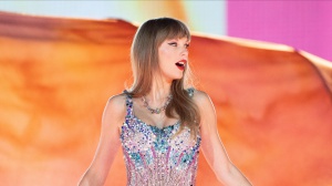 Taylor Swift: “È imbarazzante, ma mi do il permesso e dovresti farlo anche tu”