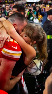 Taylor Swift e Travis Kelce protagonisti del Super Bowl 2024! Ecco cos’è successo