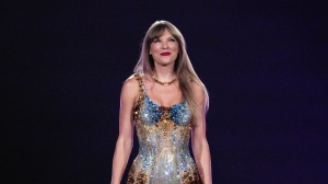 Taylor Swift e Travis Kelce stanno insieme? Il giocatore di football rompe il silenzio