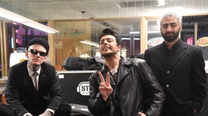 THE KOLORS IN GARA A SANREMO 2024 CON LA LORO “UN RAGAZZO E UNA RAGAZZA”: TESTO E SIGNIFICATO DEL BRANO 