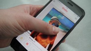 Tinder, arriva la funzione Matchmaker che fa scegliere ai tuoi amici il partner giusto per te