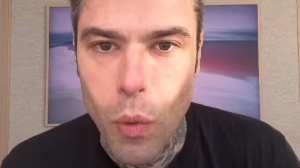 "Tutto liscio come l'olio": Fedez appare tranquillo sui social. Ecco cosa sta accadendo...