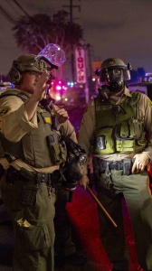 Usa, le proteste contro Trump come nel film Civil War di Alex Garland 