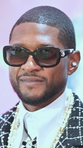 Usher anticipa la performance del Super Bowl Halftime Show 2024! Ecco il trailer