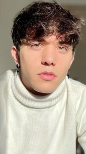 Valerio Mazzei sarà ospite domani di Radio Zeta, il cantante, tiktoker e youtuber del momento