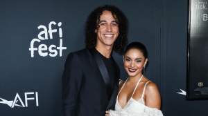 Vanessa Hudgens e Cole Tucker si sono sposati segretamente in Messico! Ecco le foto