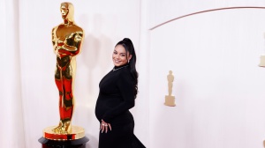 Vanessa Hudgens incinta, la sorpresa sul red carpet degli Oscar 2024