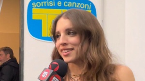"Vi siete mobilitati per aiutarmi": Angelina Mango ringrazia i fan. Ancora nessuna traccia della custodia del premio
