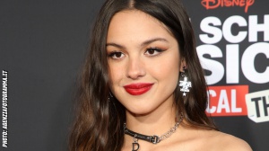 Vinnie Hacker parla delle foto virali con Olivia Rodrigo: stanno insieme?