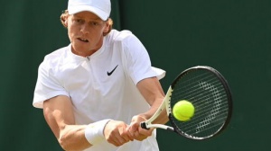 Wimbledon: Djokovic vola in semifinale battendo Sinner ai quarti
