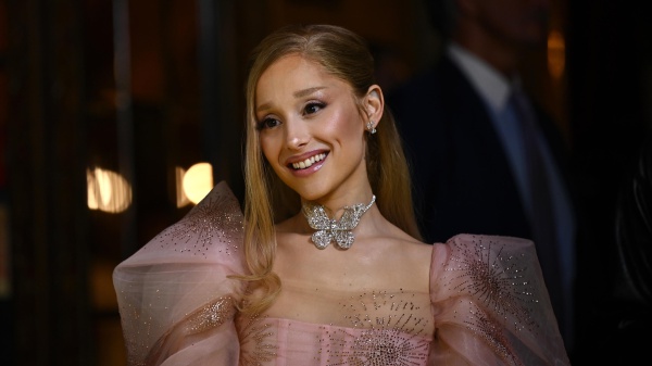 Ariana Grande denuncia il furto di materiale inedito: avviata un'azione legale