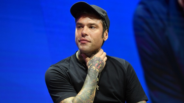 Fedez, il misterioso video apparso a Milano: un nuovo progetto all’orizzonte?