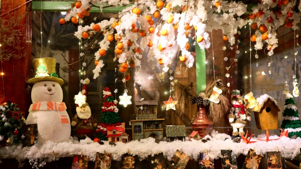 Libri da leggere per ogni età, diamo uno sguardo a “Delitto ai mercatini di Natale” e a “Secret Santa”