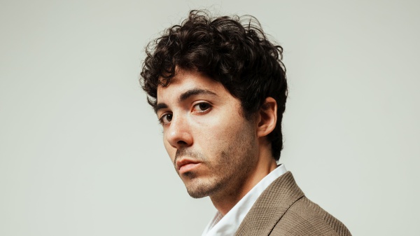 Sanremo 2026, Fulminacci in gara con il brano “Stupida sfortuna” 