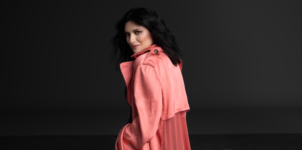 Laura Pausini il nuovo album 'Anime Parallele' in diretta su Radio Zeta -  RTL 102.5 Play