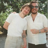 Arctic Monkeys, nuova musica in arrivo? Le foto di Matt Helders e gli indizi sul futuro della band