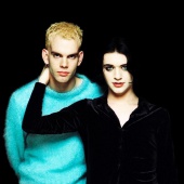 Dai Placebo a Bowie: quando il rock smonta le proprie canzoni per crearne di nuove