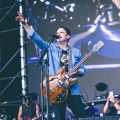 Kings of Leon, “Cold Blue Dawn”: nel nuovo video le parole sono scritte sulla Terra