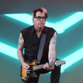The Offspring, Noodles si ferma per un problema di salute: la band continuerà a suonare