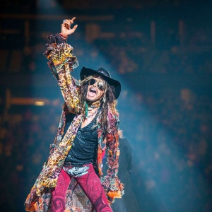 Aerosmith, Steven Tyler è uscito dal rehab