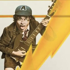 Angus Young: la SG, Malcolm e il suono essenziale degli AC/DC