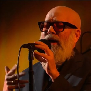Biopic sui R.E.M.: Michael Stipe vuole Billie Eilish nel suo ruolo
