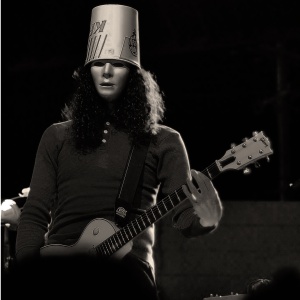 Buckethead: il chitarrista che ha spaventato Ozzy, confuso i RHCP e lasciato il segno nei Guns