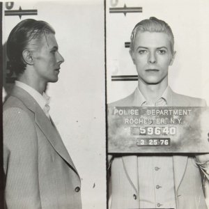 David Bowie, all'asta la sua foto segnaletica