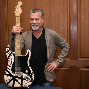 Eddie Van Halen sarà celebrato con una nuova serie di chitarre EVH
