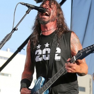 Foo Fighters, il nuovo album si chiamerà "Medicine At Midnight" ?