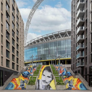 Freddie Mercury, a Wembley un murales sulle scale per i suoi 80 anni