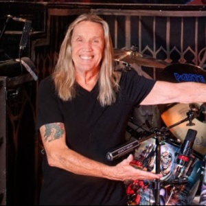 Gli Iron Maiden hanno salutato ufficialmente Nicko McBrain