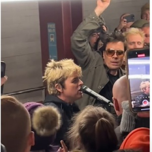 Green Day, live nella metro di New York con Jimmy  Fallon